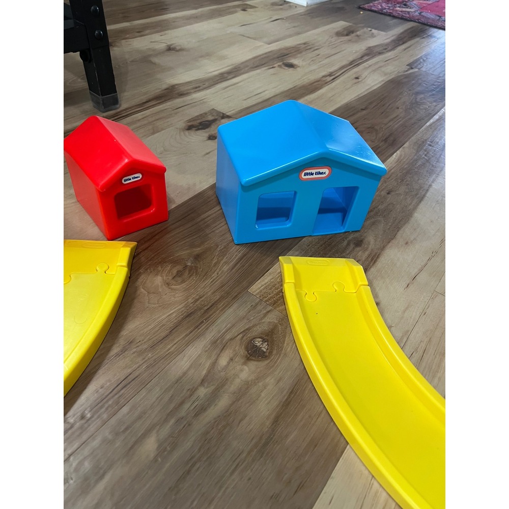 Little Tikes Toddle Tots Car Track Railway Playset Vintage Bridge Houses - Picture 3 of 7